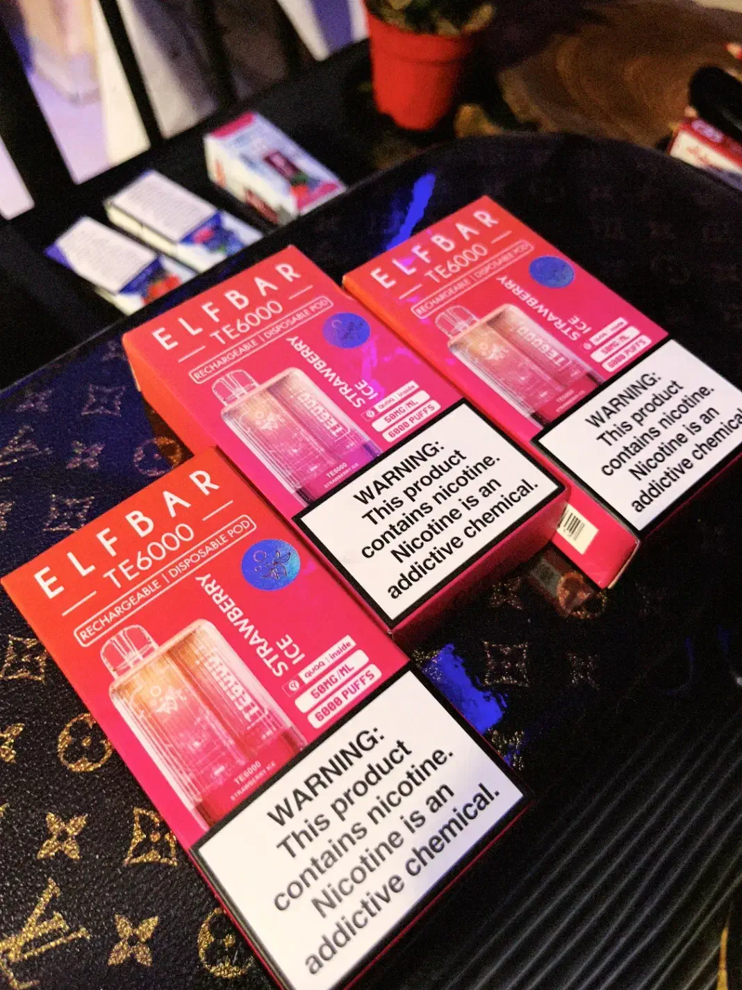 کلکسیون های قدیمی|زیورآلات و اکسسوری|برخوار, |دیوار