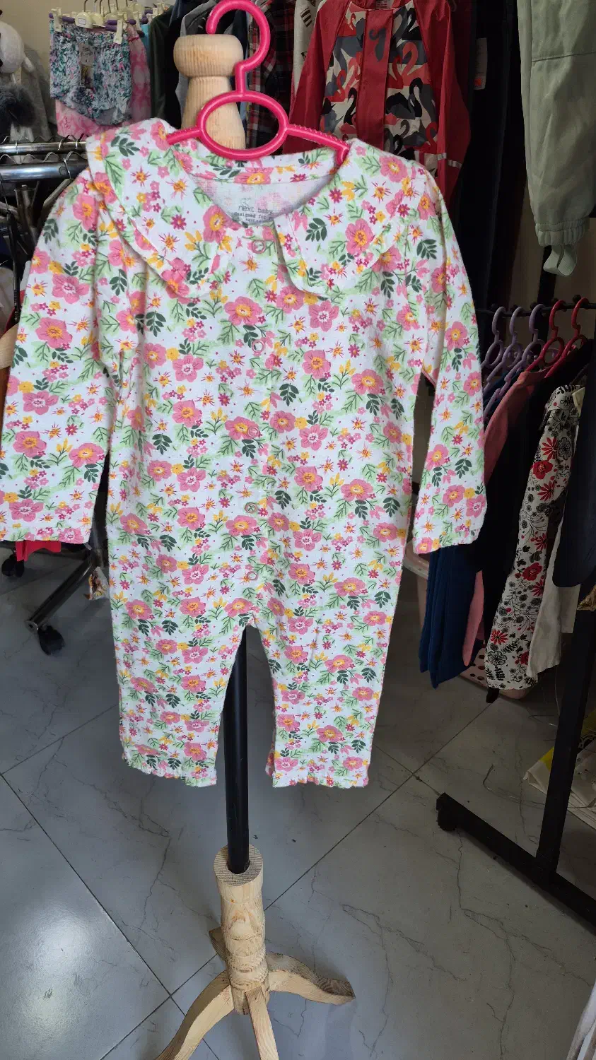 لباسهای زنانه و بچگانه برندهای اروپایی|لباس|پرند, فاز ۶|دیوار