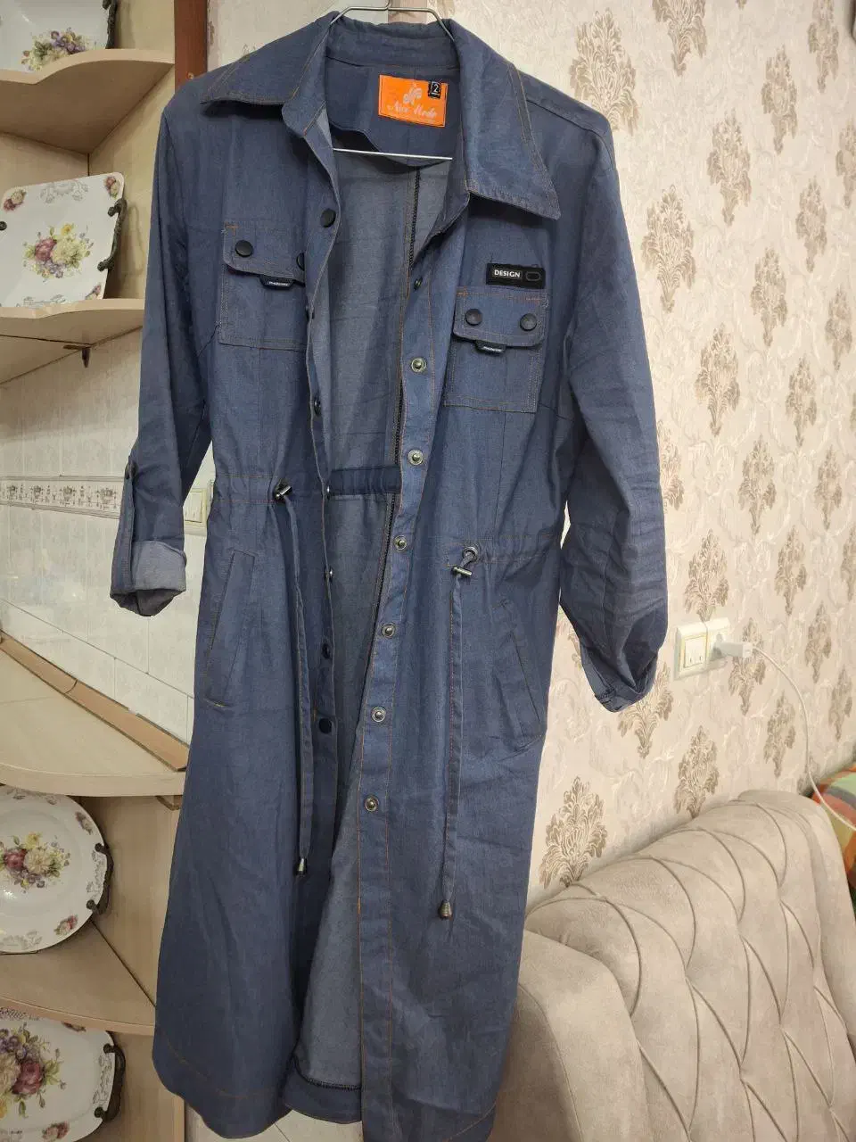 لباس مانتو|لباس|خوی, |دیوار