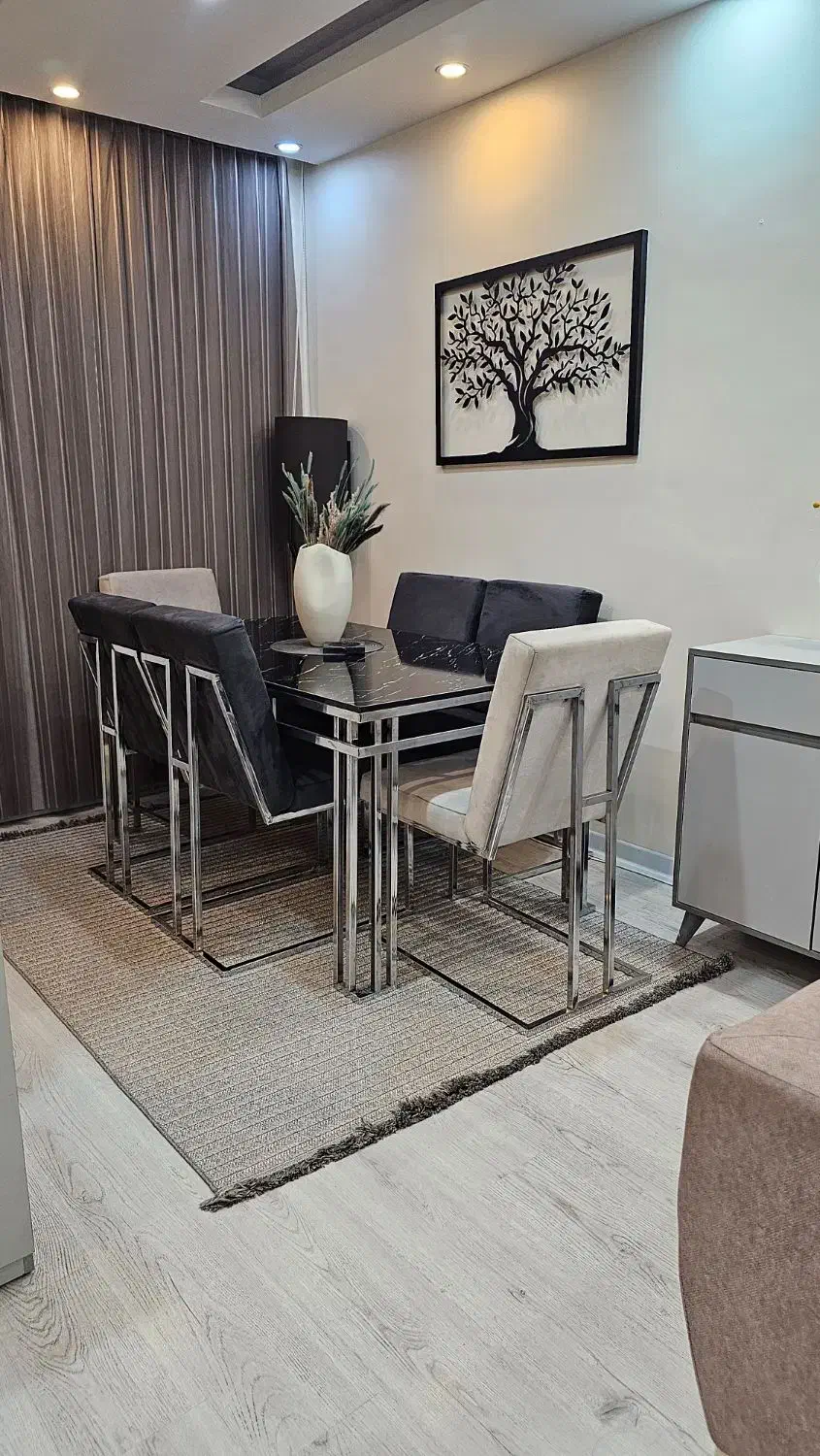 مبلمان راحتی ۷ نفره و میز نهار خوردی ۶ نفره|مبلمان خانگی و میز عسلی|تهران, سازمان برنامه جنوبی|دیوار