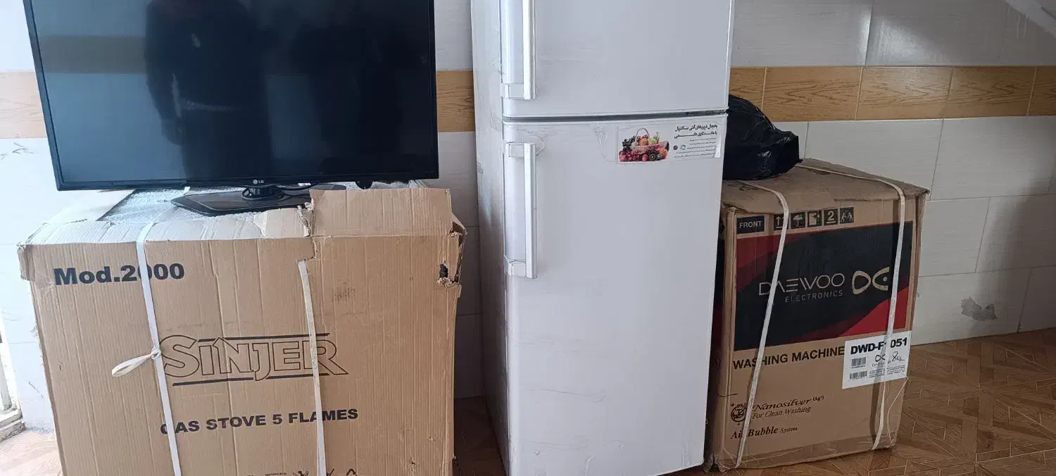 مقداری وسایل دارم همش نو|ماشین لباسشویی و خشک‌کن لباس|قروه, |دیوار