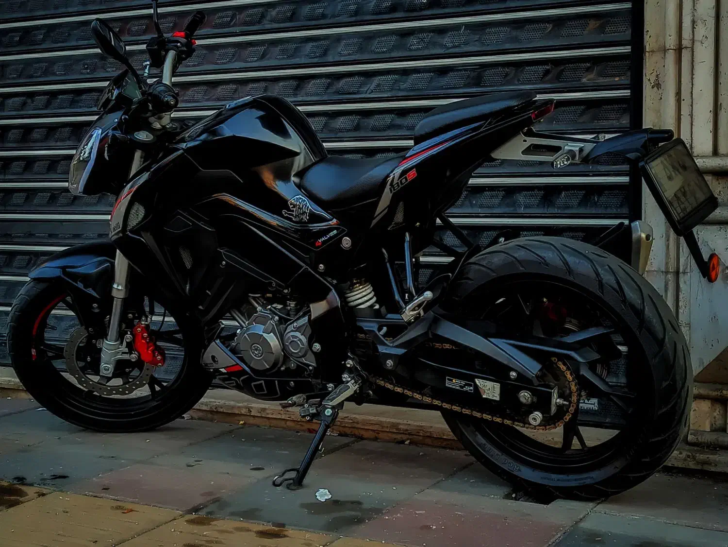 بنلی 180s|موتورسیکلت|رشت, باهنر|دیوار