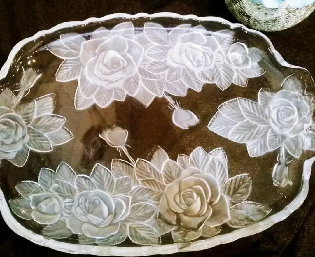 سینی گل رز|ظروف سرو و پذیرایی|رشت, معلم|دیوار