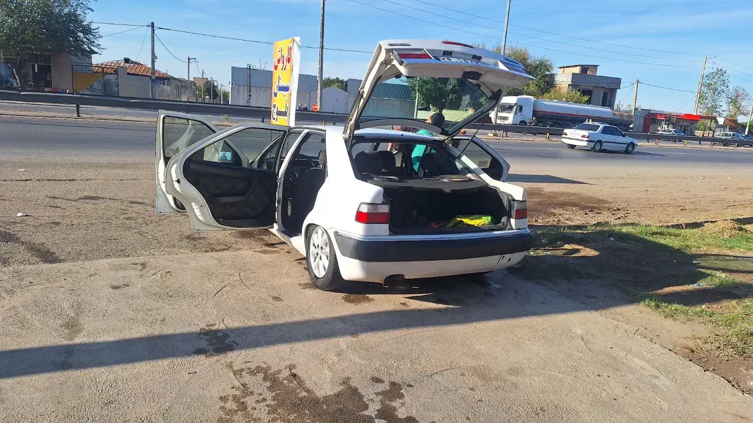 زانتیا ۲۰۰۰فروشی|خودرو سواری و وانت|دلند, |دیوار