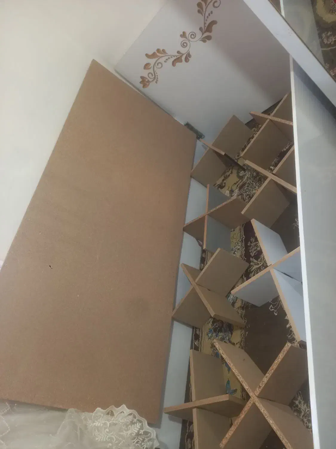 تخت خواب و تشک یک نفره قیمت خیلی مناسب تخفیفم داره|تخت و سرویس خواب|یاسوج, |دیوار