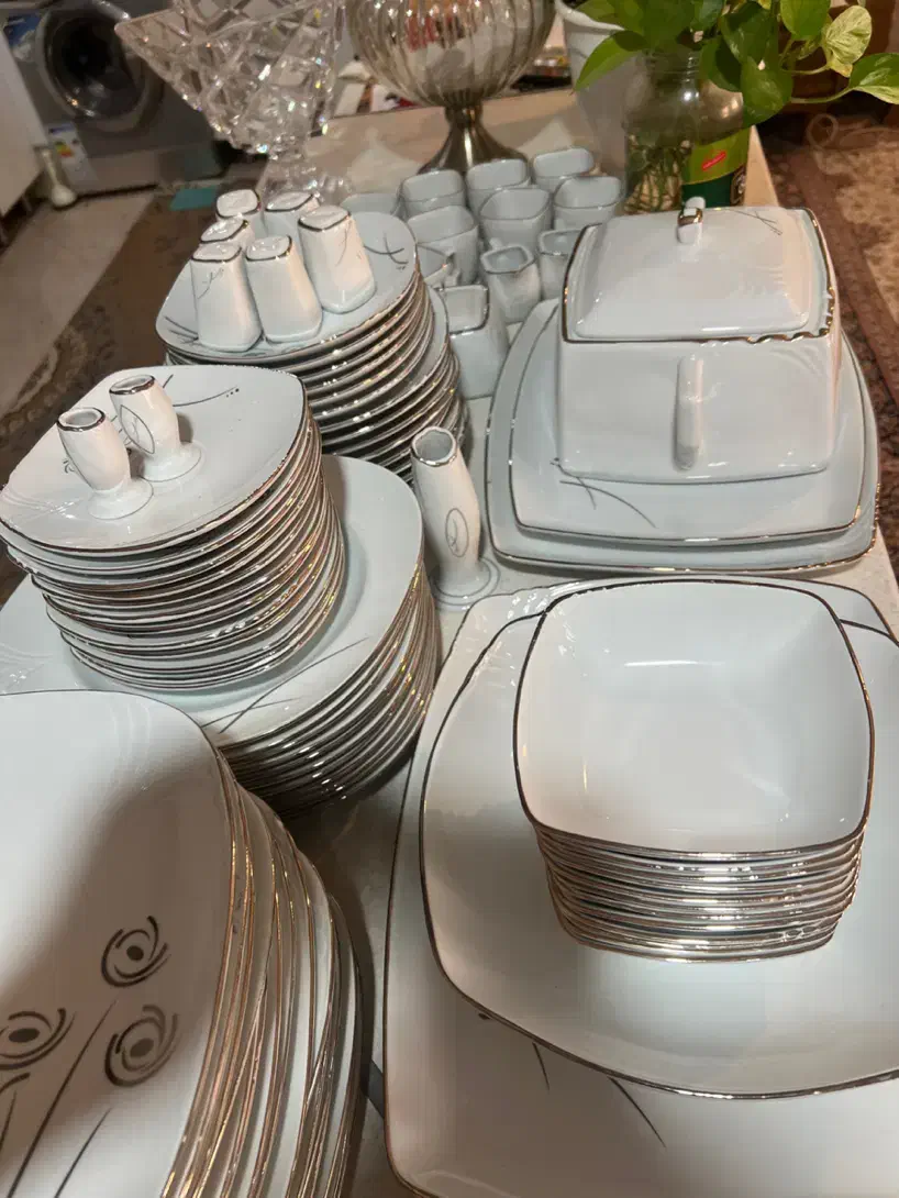 سرویس ۹۸ پارچه ۱۲نفره چینی مقصود|ظروف سرو و پذیرایی|کرج, گلستان|دیوار