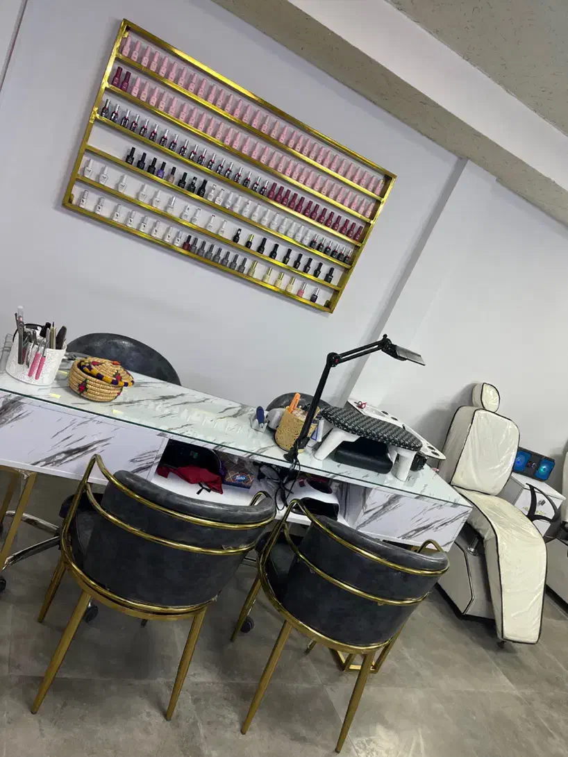 اجاره صندلی و تخت سالن زیبایی|اجارهٔ دفتر کار، اتاق اداری، مطب|پاکدشت, پاکدشت (مامازند)|دیوار