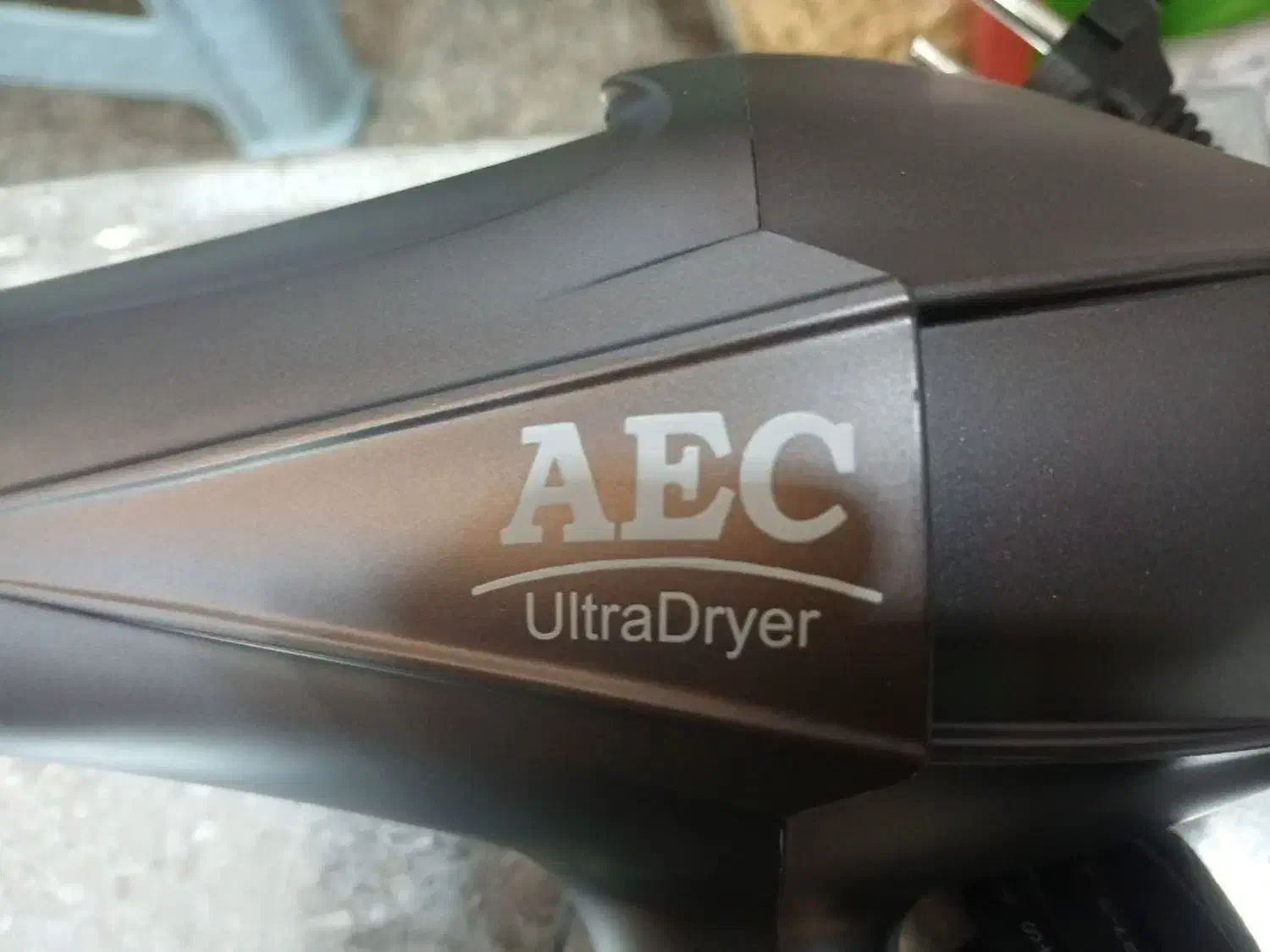 سشوار AECو LARIZO|سایر لوازم برقی|قم, ولیعصر|دیوار