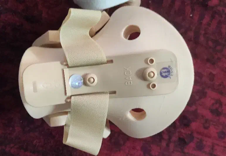 گردنی طبی سخت و نرم و آویز دست|آرایشی، بهداشتی، درمانی|قم, زینبیه|دیوار