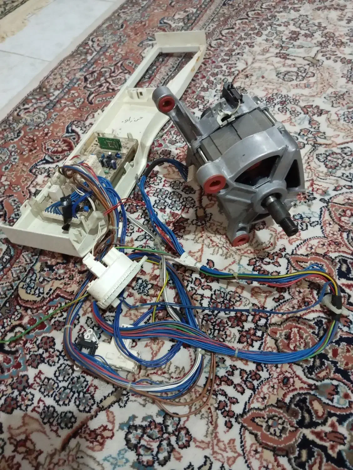 ماشین لباس شوی|ماشین لباسشویی و خشککن لباس|رشت, پاستوریزه|دیوار