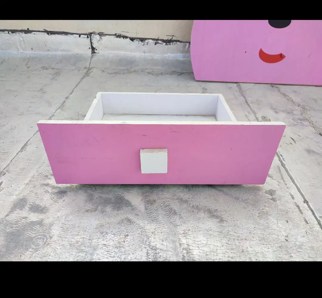 تخت کودک خیلی شیک|تخت و صندلی بچه|سراوان, |دیوار