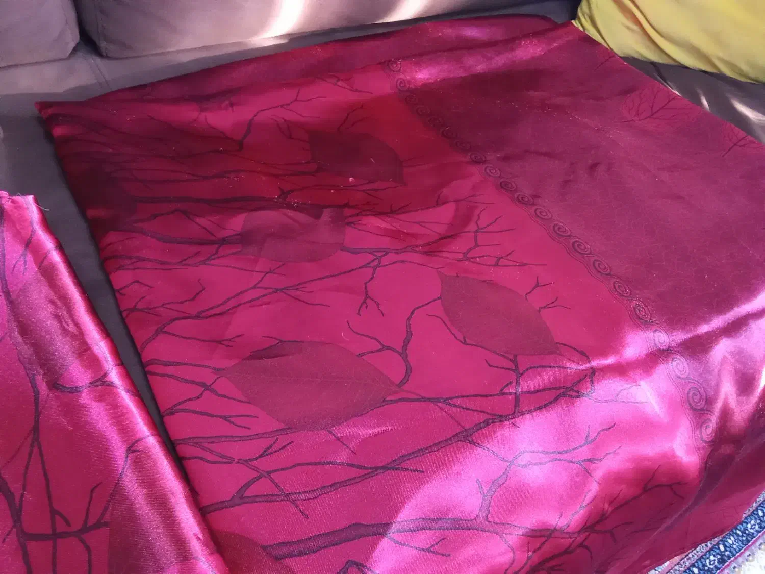 پارچه ساتن کنار پرده|پرده، رانر، رومیزی|تبریز, |دیوار