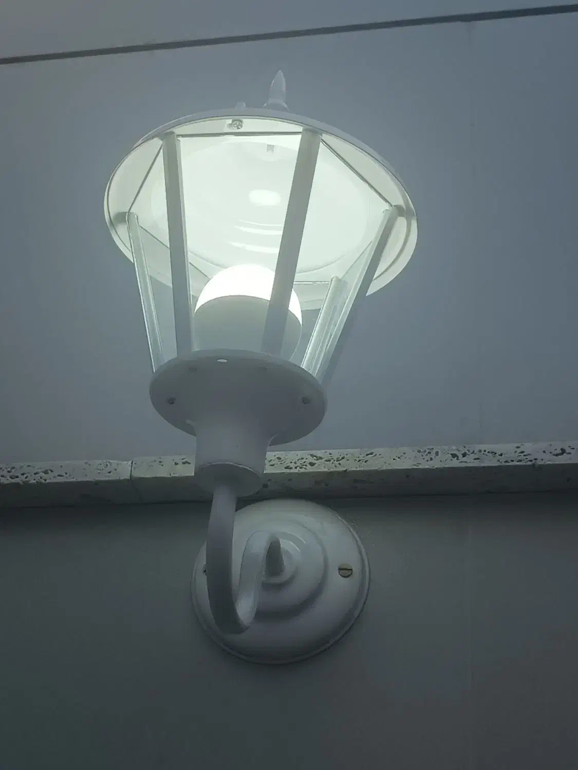 چراغ حیاطی فلزی نونو|لامپ و چراغ|اصفهان, خلجا|دیوار