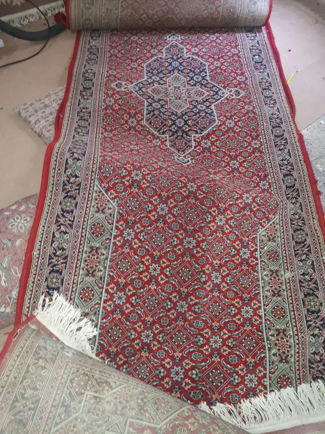 دوتا قالی راهرویی|فرش|اهواز, منبع اب|دیوار