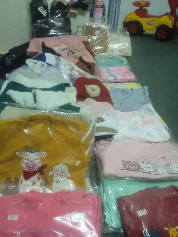 تعدادی پوشاک بچه ازشیرخوارتادوساله نو نصف قیمت|کفش و لباس بچه|یزد, |دیوار