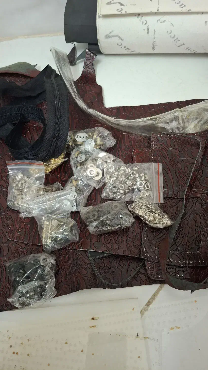 وسایل چرم دوزی با دست|لوازم خیاطی و بافتنی|مشهد, کارمندان دوم|دیوار