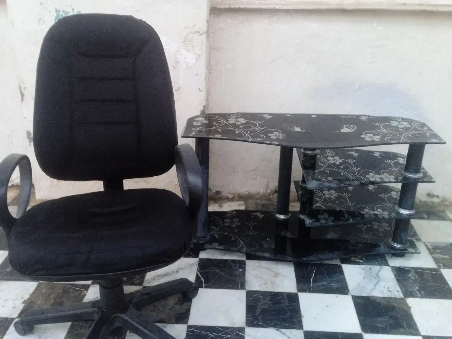 صندلی چرخ دار و میزتلویزیون|صندلی و نیمکت|الشتر, |دیوار