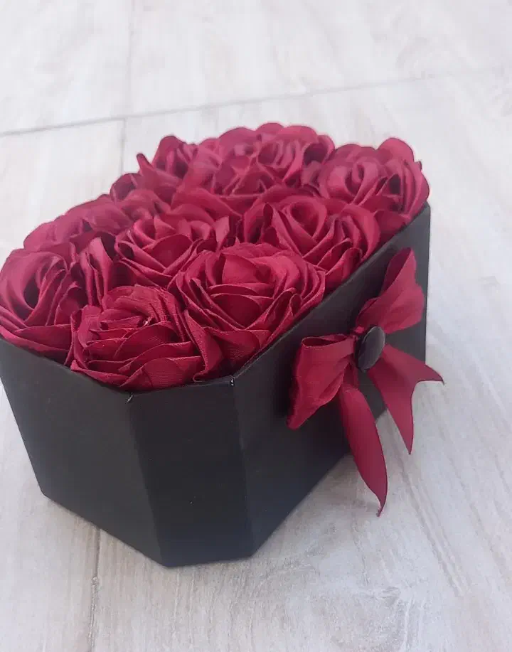 10 شاخه ای|گل مصنوعی|ساوه, |دیوار