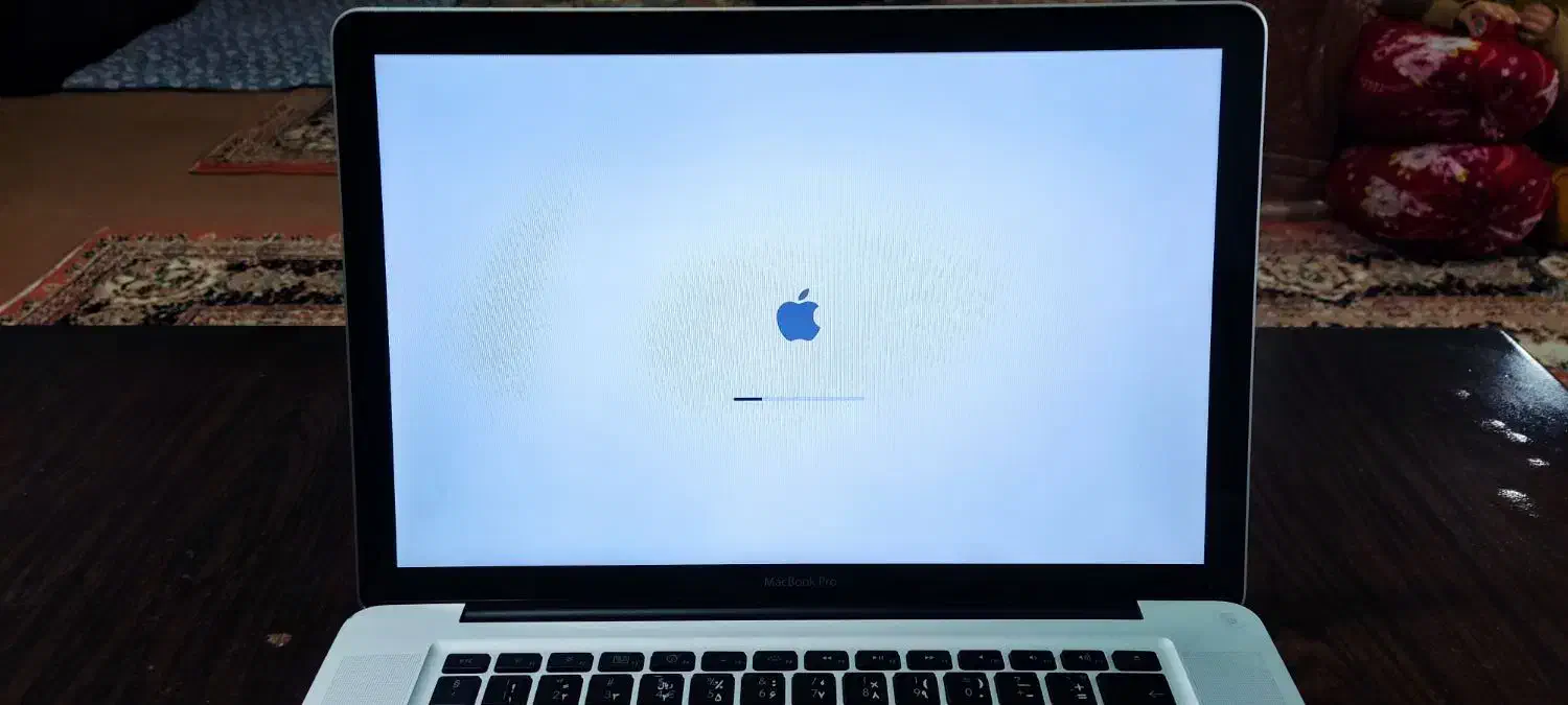 مکبوکپرو|رایانه همراه|شوط, |دیوار