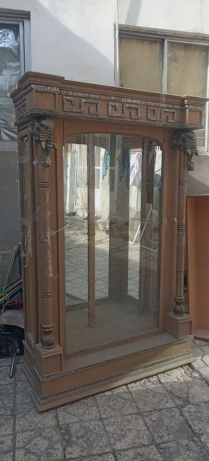 یه عدد ویترین به علت جابه جای|بوفه، ویترین، کنسول|تهران, امین حضور|دیوار