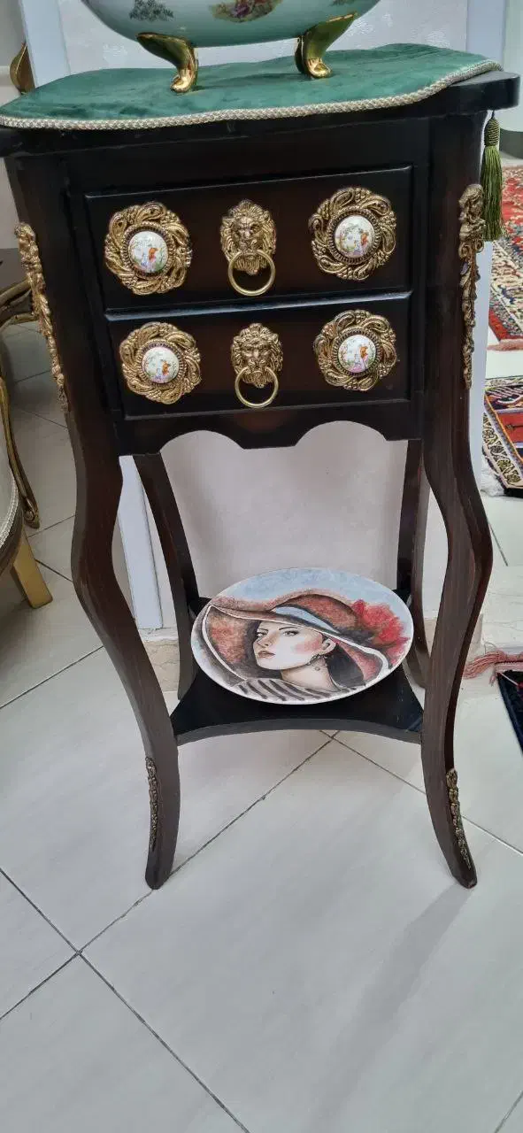 میز تلفن|میز تلفن|پرند, فاز ۲|دیوار