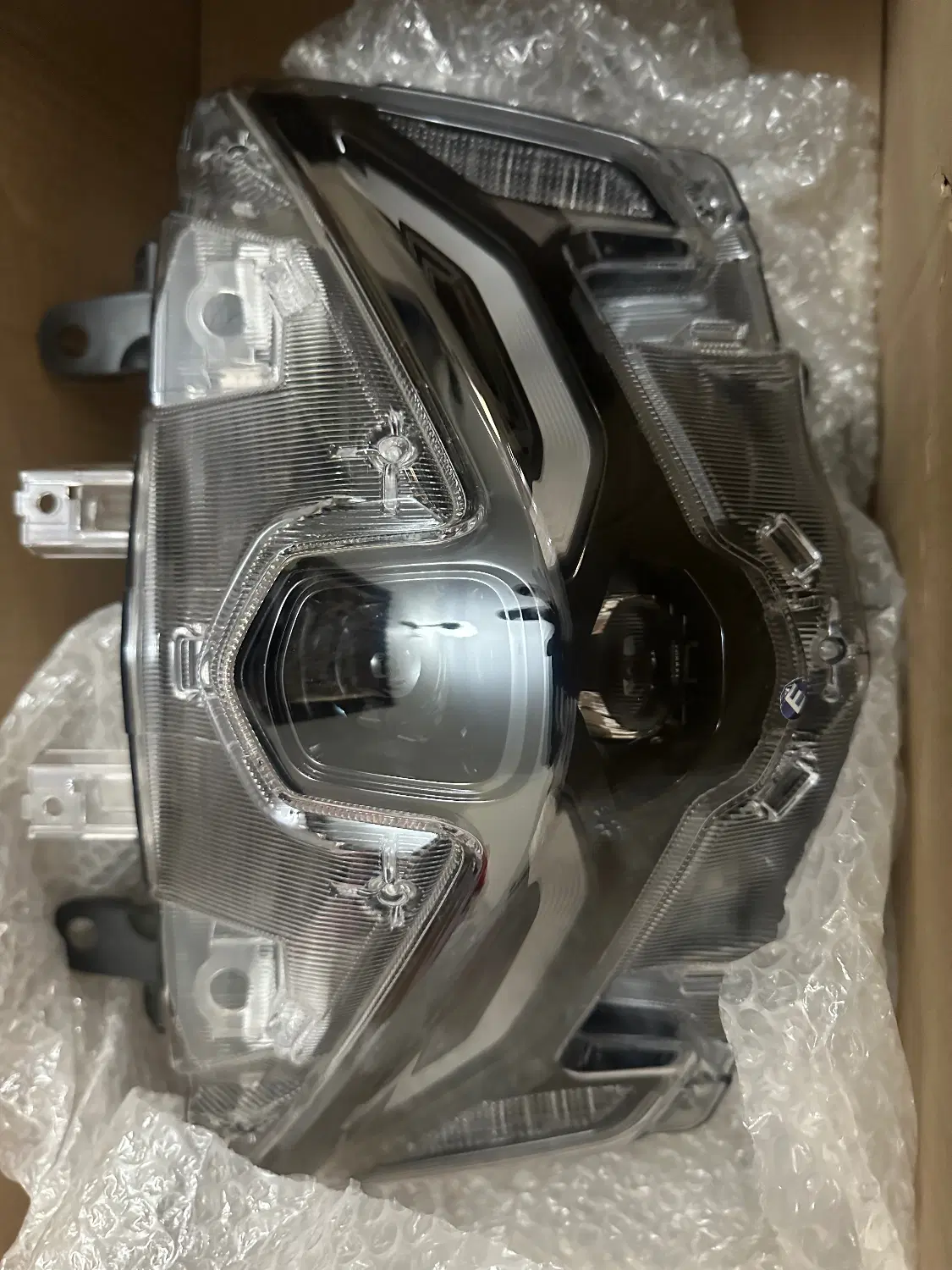 چراغ جلو Nmax turbo|قطعات یدکی و لوازم جانبی|تهران, آجودانیه|دیوار