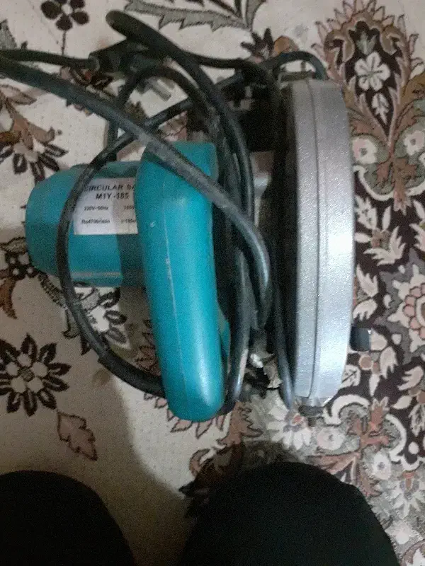 گرد بر|ابزارآلات|رشت, نیروی دریایی|دیوار