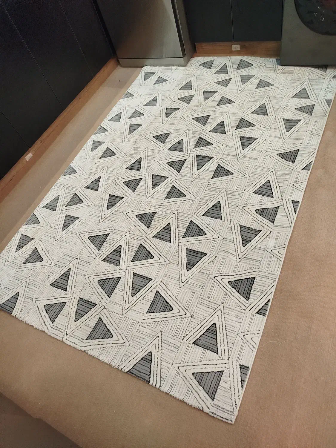 فرش 4متری نو|فرش|رشت, باهنر|دیوار