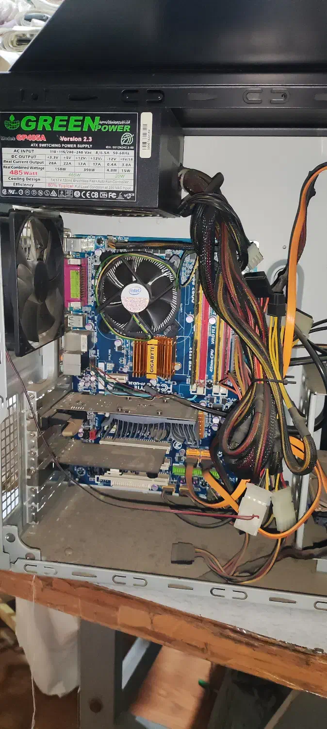 سیستم کامپیوتر (مانیتور و کیس)|رایانه رومیزی|تهران, بلوار کشاورز|دیوار