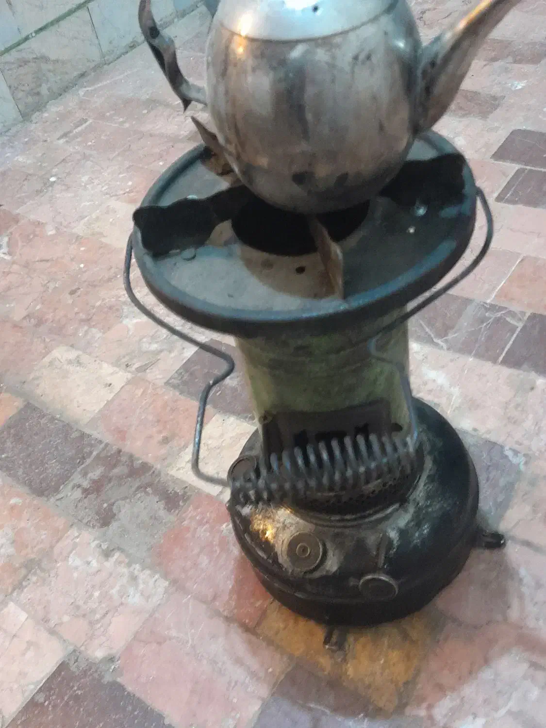 علاالدین قدیمی نفتی|کلکسیون اشیاء عتیقه|گرگان, |دیوار