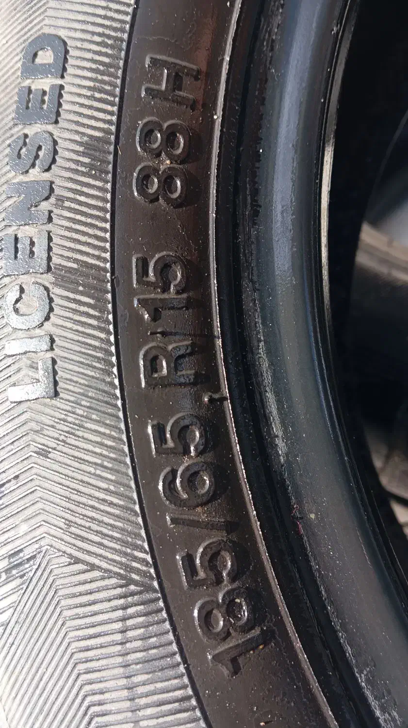 یک جفت لاستیک یزد تایر ۱۸۵/۶۵/۱۵|قطعات یدکی و لوازم جانبی|قم, نیروگاه|دیوار