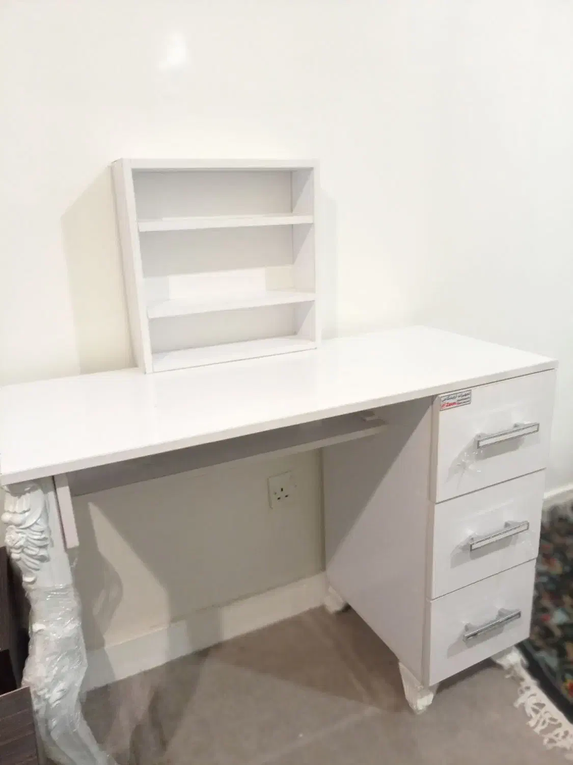 میزناخن بفروش میرسد|آرایشگاه و سالنهای زیبایی|امیدیه, |دیوار