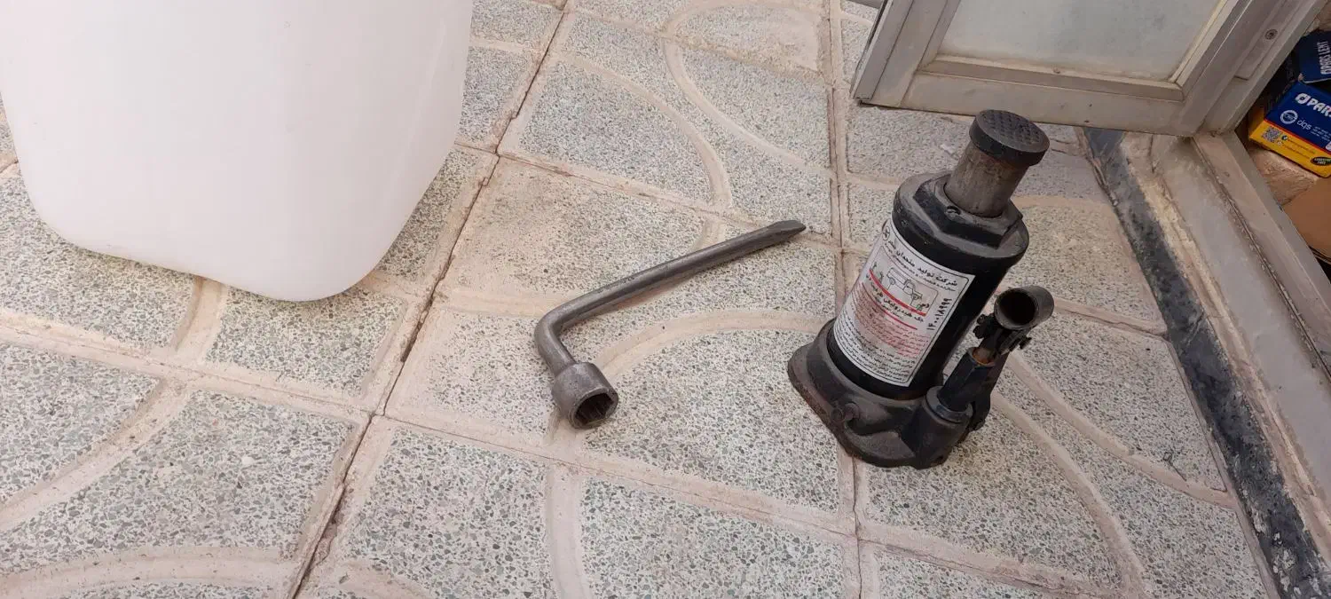 جک ۴ تنی و آچار چرخ|ابزارآلات|اهر, |دیوار