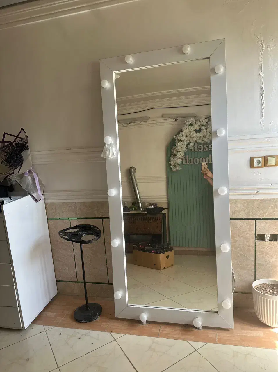 آینه|آینه|خان ببین, |دیوار