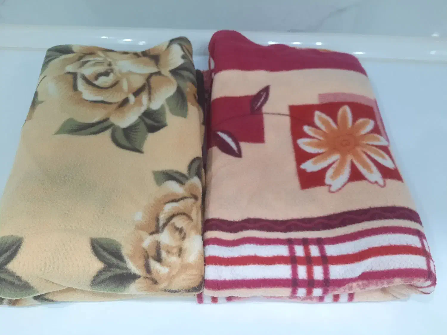 پتو، رو تختی و ...|رختخواب، بالش، پتو|شاهینشهر, فدک|دیوار