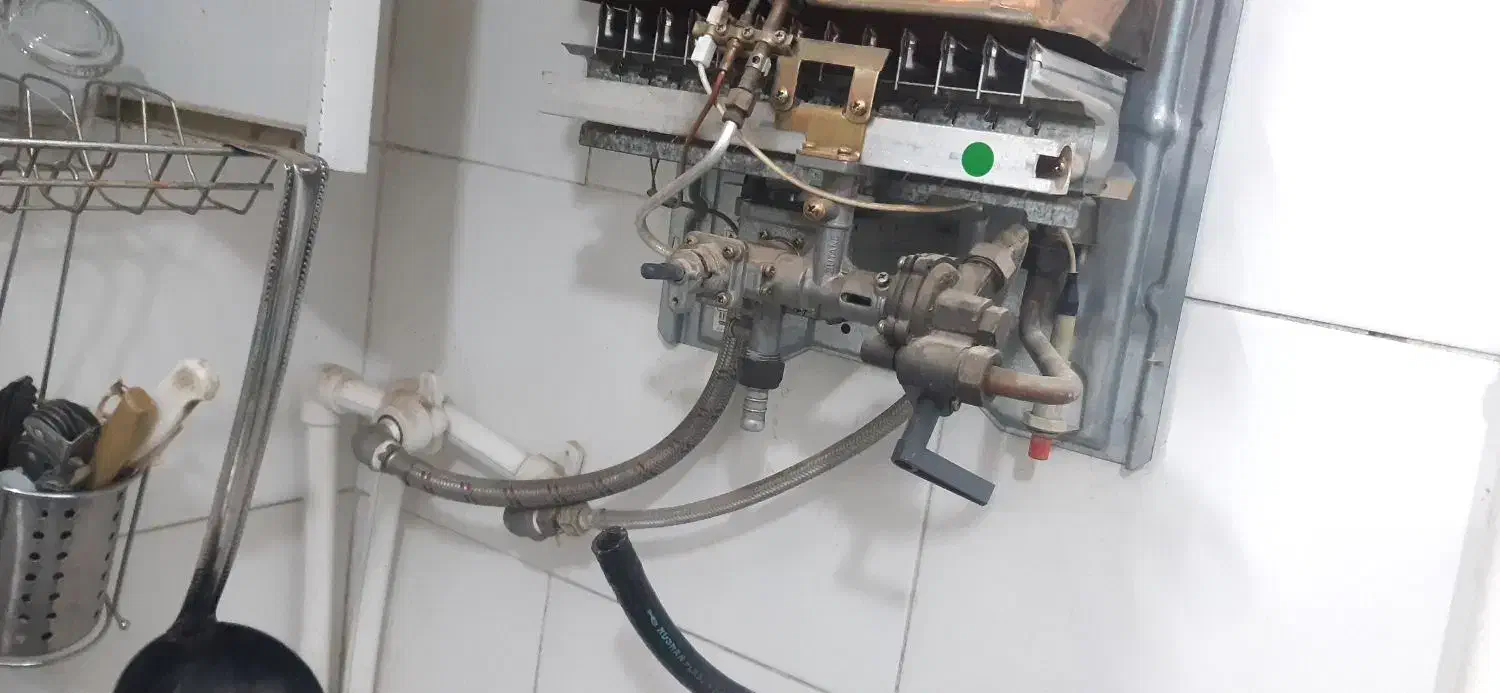 سرویس پکیج و ابگرمکن به صورت تخصصی|خدمات پیشه و مهارت|شاهین‌شهر, خانه کارگر|دیوار