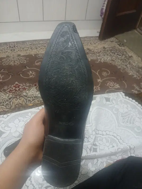 کفش قیصری|کیف، کفش، کمربند|اصفهان, سودان|دیوار