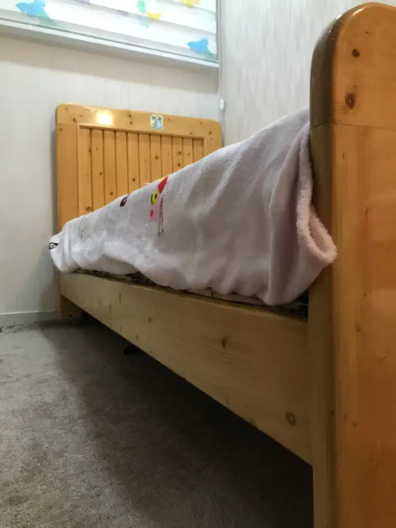 تخت تک نفره تمام چوب روسی در حد نو|تخت و سرویس خواب|ارومیه, |دیوار