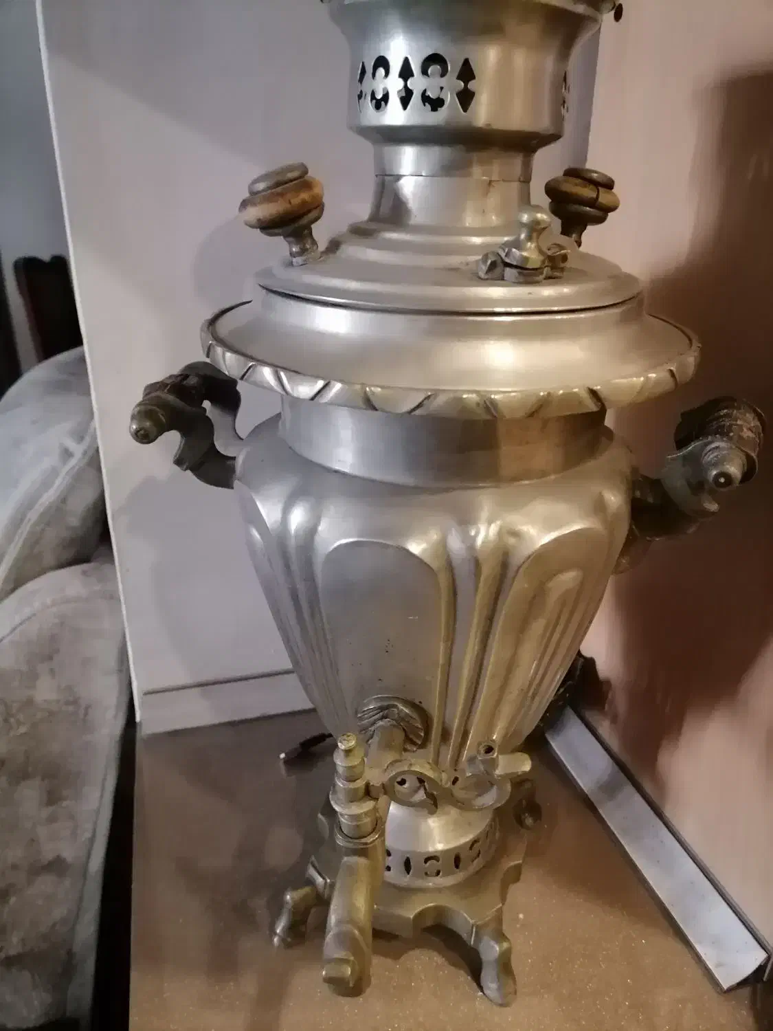 سماور زغالی عتیقه وچراغ سه فیتیله هلندی اصل|کلکسیون اشیاء عتیقه|تهران, خواجه نصیر طوسی|دیوار