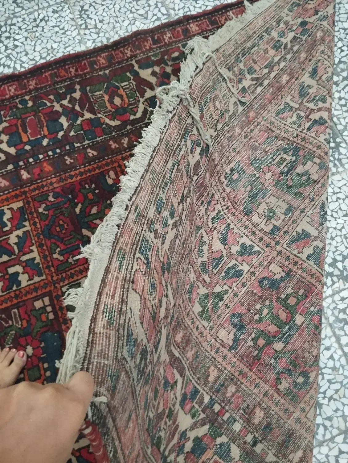 فرش دستباف قدیمی خشتی 6 متری بن شهرکرد سالم|فرش|اصفهان, مصلی|دیوار