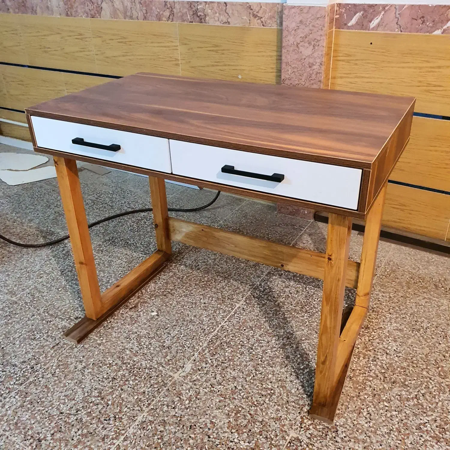 میز تحریر پایه چوبی|میز تحریر و کامپیوتر|هشتگرد, هشتگرد قدیم|دیوار