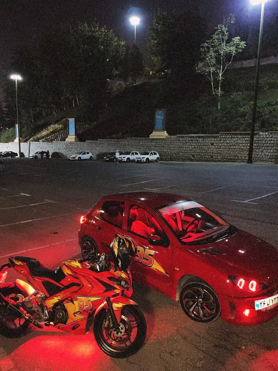 rs 200 آر اس|موتورسیکلت|کرج, باغ سیب|دیوار