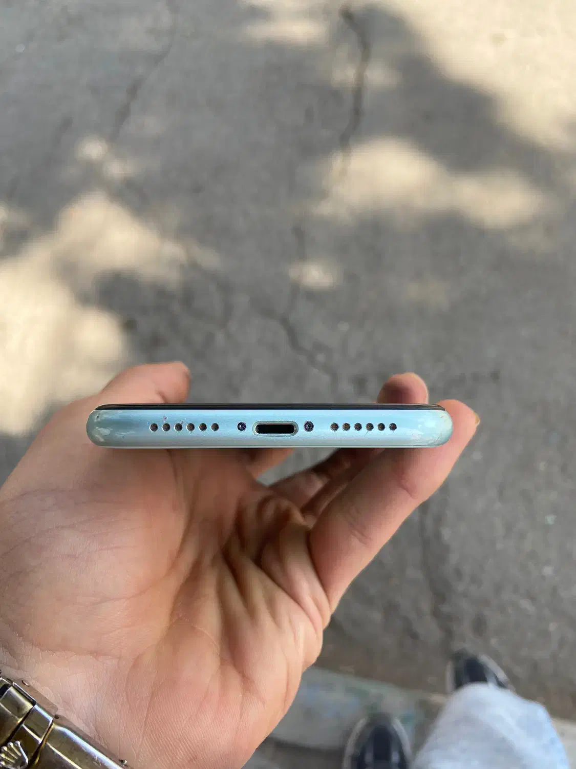 iPhone 11سلامت|موبایل|کرج, مصباح|دیوار