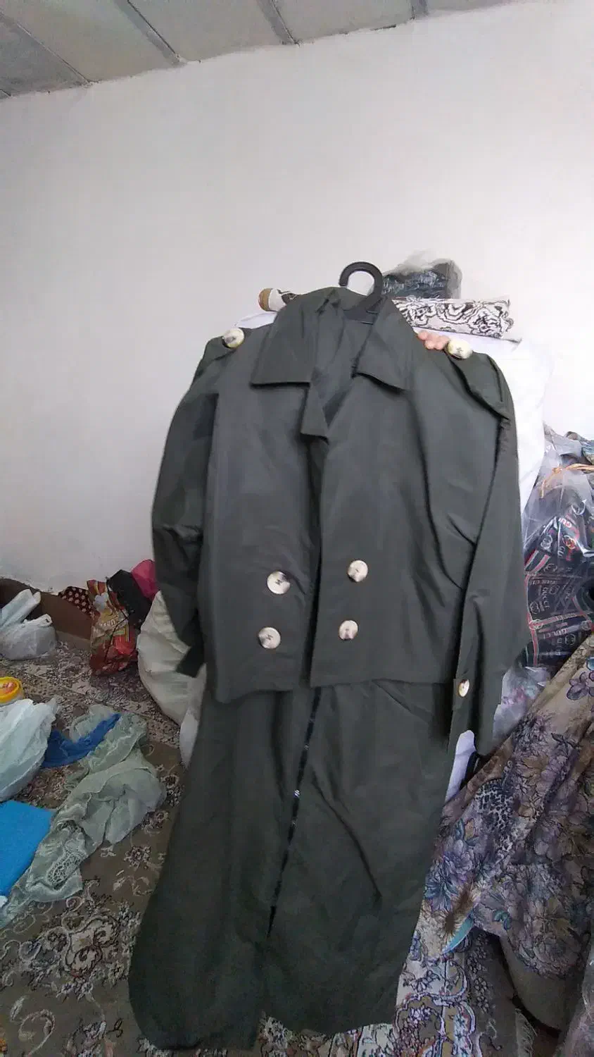 بارونی|لباس|قم, شهر قائم|دیوار