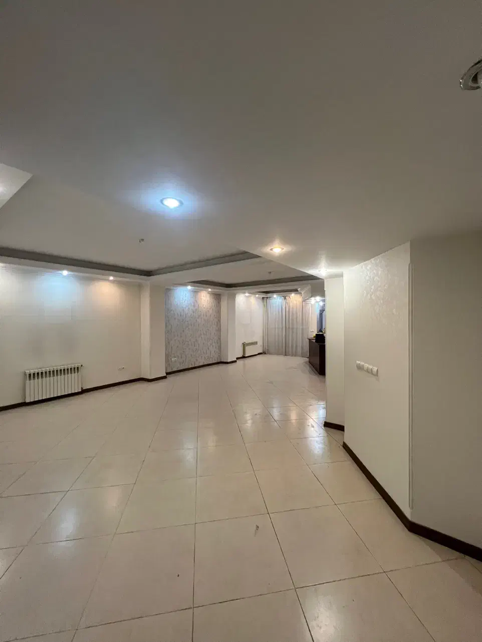 کوهک، خ سحر، ۱۳۰متر، دوخواب، پارکینگ انبار اسانسور