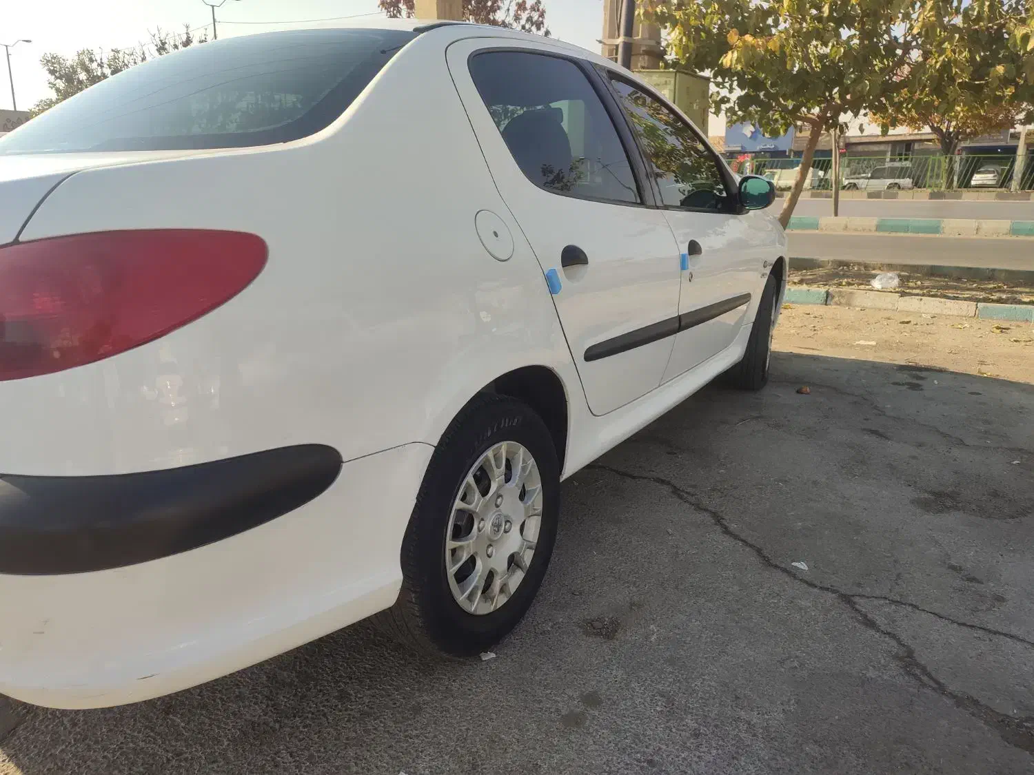 پژو206 سفیدV8 Tu5 دوگانه کارخونه91|خودرو سواری و وانت|همدان, |دیوار