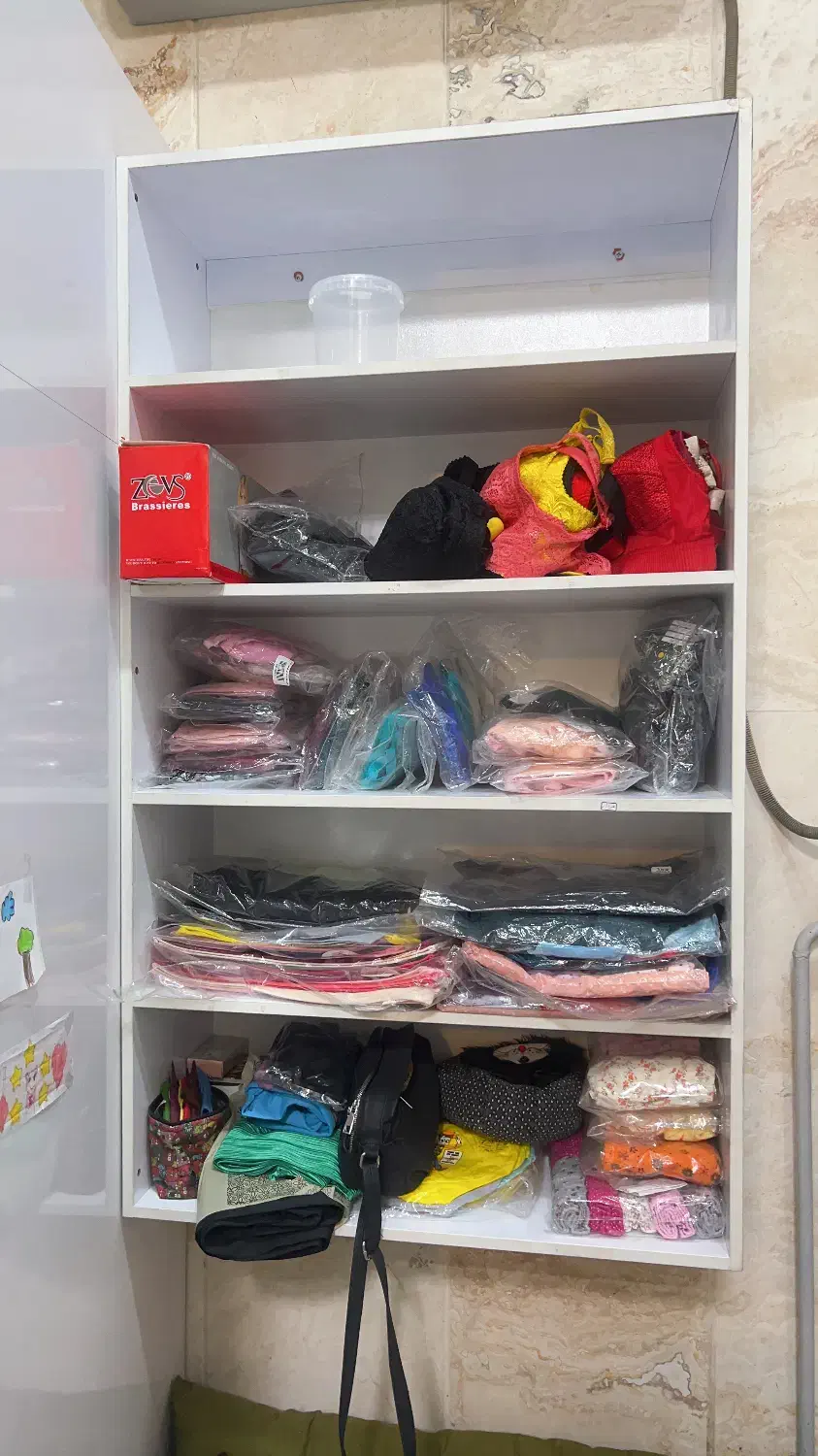 تجهیزات لباس فروشی(دکور و‌میز پیشخوان) و سالن ناخن|فروشگاه و مغازه|کهریزک, |دیوار