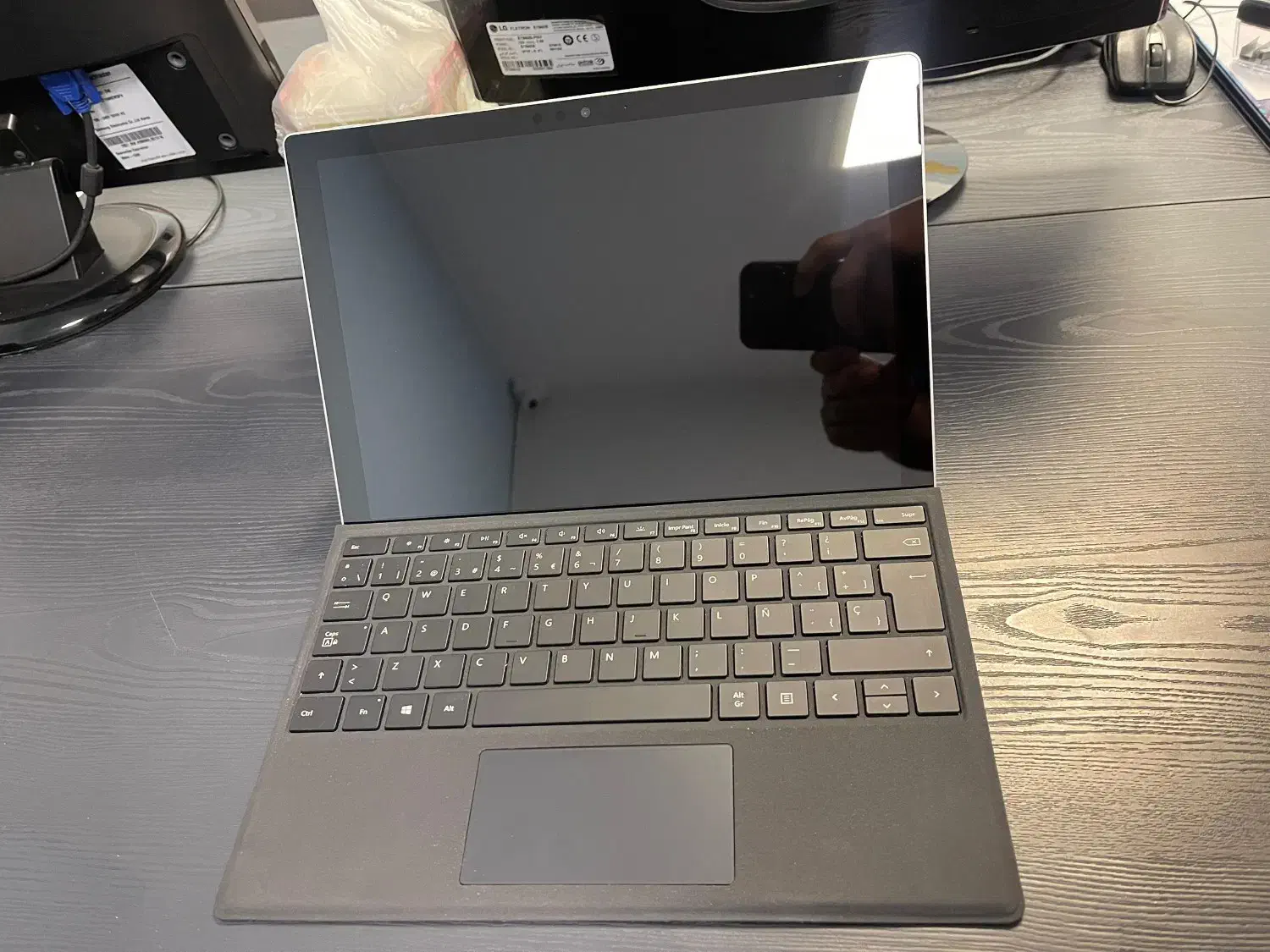 Surface Pro 5 سیم‌کارت‌خور 8GB RAM 256GB SSD|رایانه همراه|تهران, ظفر|دیوار