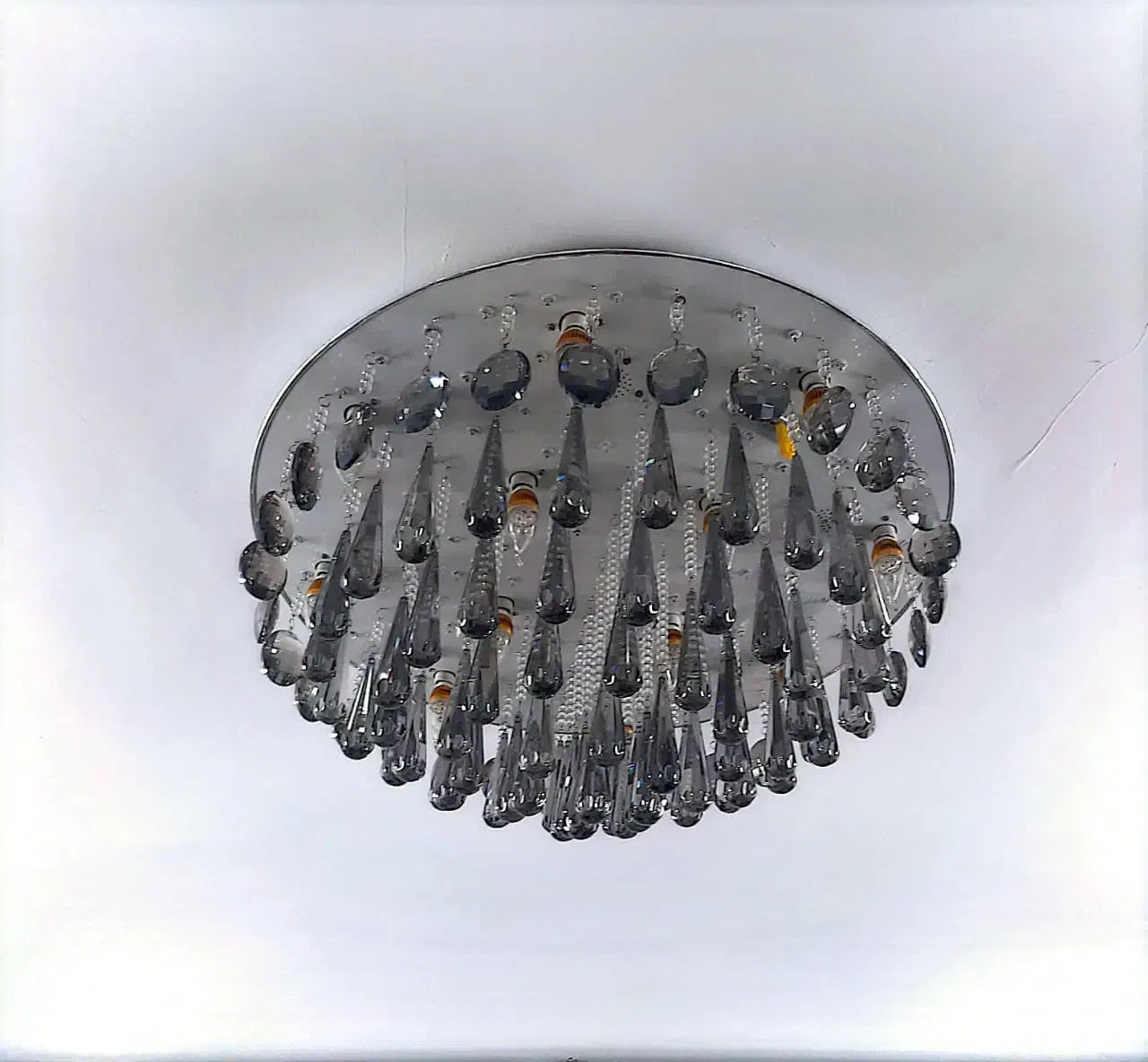 یک لوستر سقفی کریستال فلش دار هفت رنگ(خانگی)|لوستر و چراغ آویز|ری, شهید غیوری (ابن باویه)|دیوار