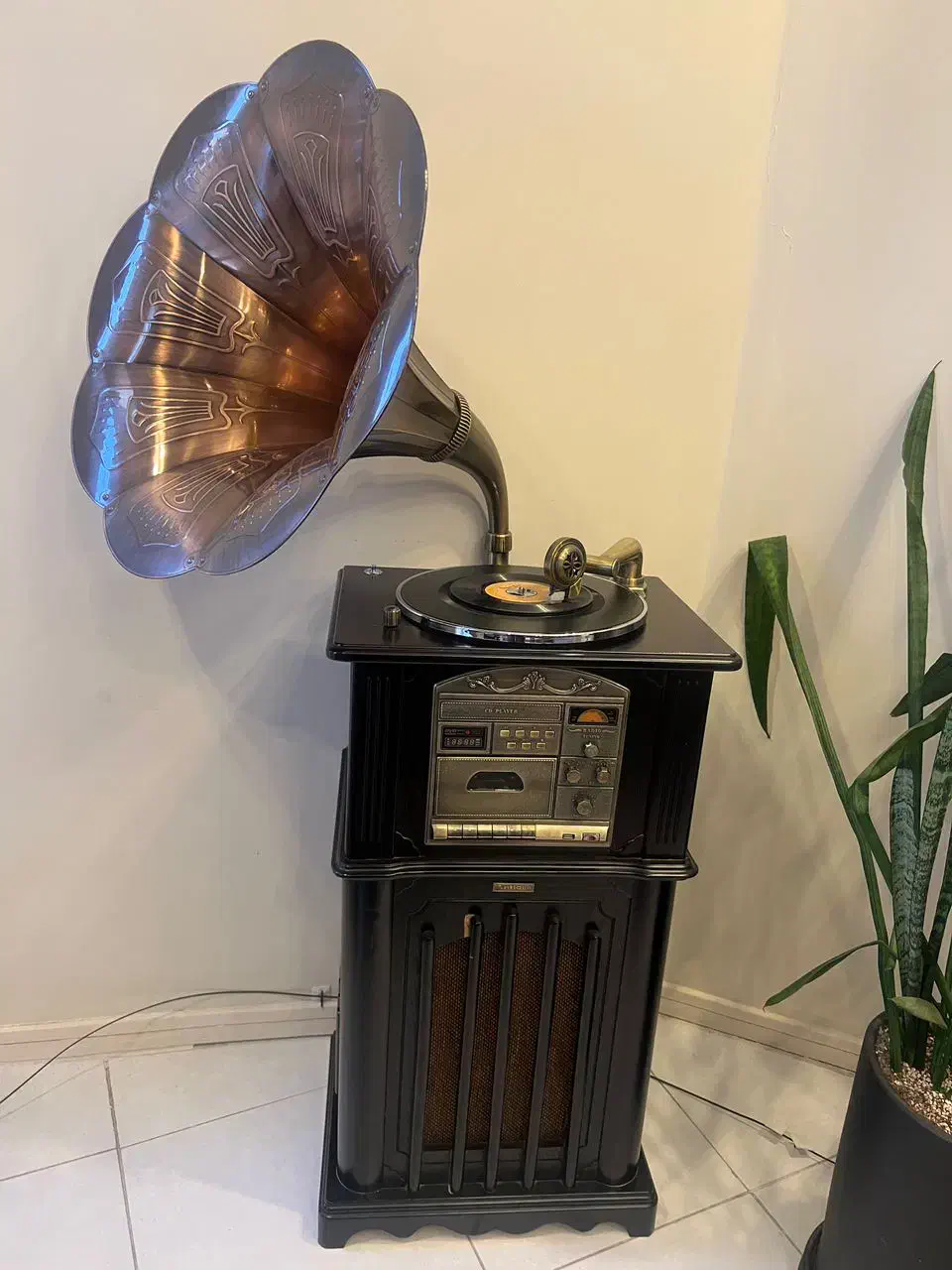 گرامافون|کلکسیون اشیاء عتیقه|تهران, زعفرانیه|دیوار